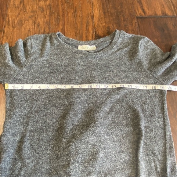 RD STYLE Tie Back Crew Neck Sweater - Picture 8 of 11